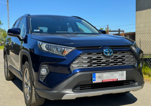 Toyota RAV4 cena 124999 przebieg: 79900, rok produkcji 2019 z Kobylin małe 781